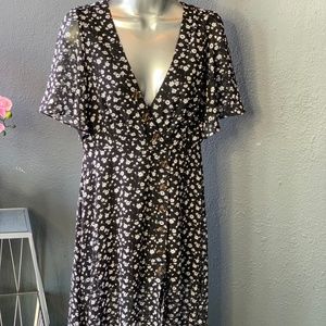 Dainty white and black flowered maxi dress